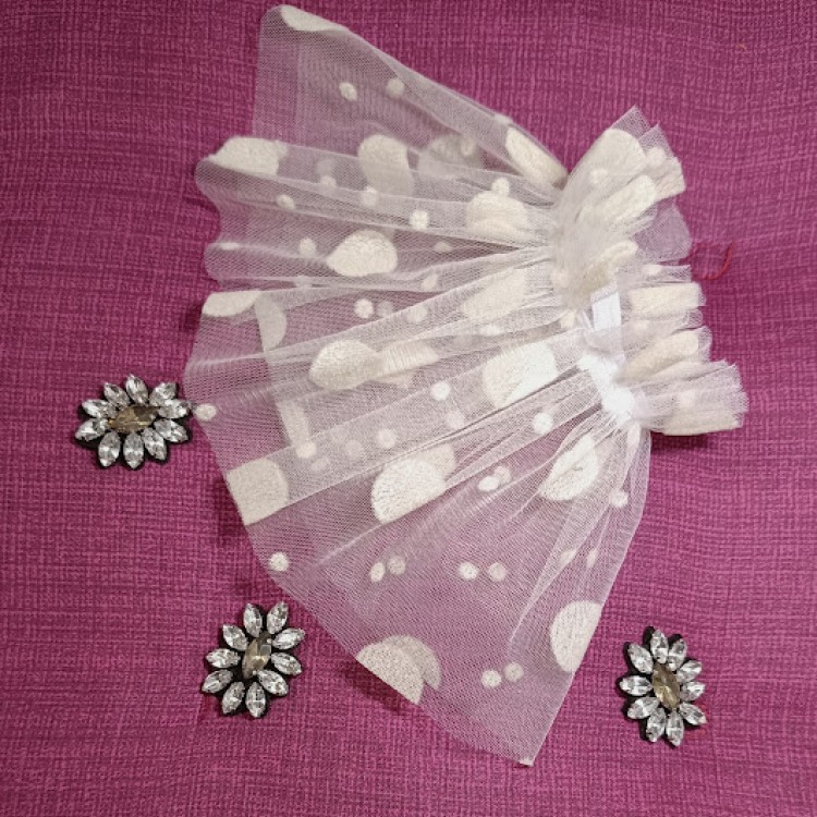 MANSETA DECOR POZE ALBA CU BULINE MARI SI MICI IVORY