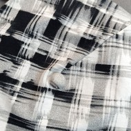 BASCUTA ALB CU NEGRU