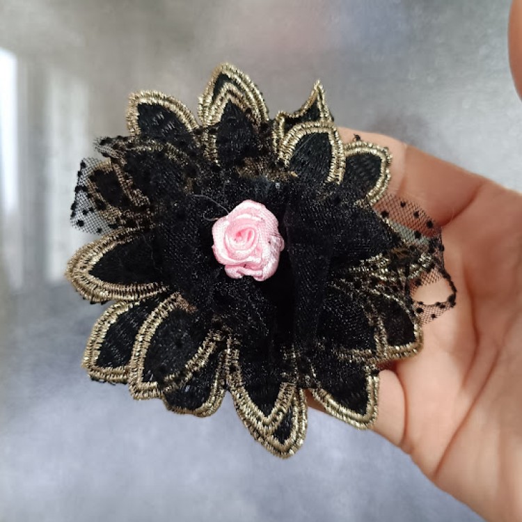 BRATARA NUNTA FLOARE NEAGRA DANTELA, TIUL SI TRANDAFIR ROZ BRATARA NUNTA FLOARE NEAGRA DANTELA, TIUL SI TRANDAFIR ROZ